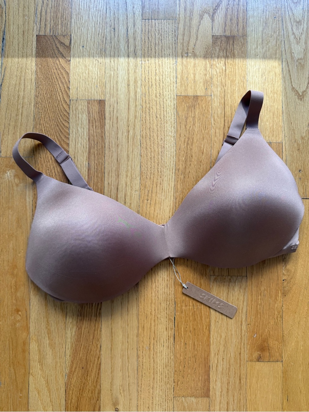 NWT SKIMS Wireless Form Push-Up Plunge Bra